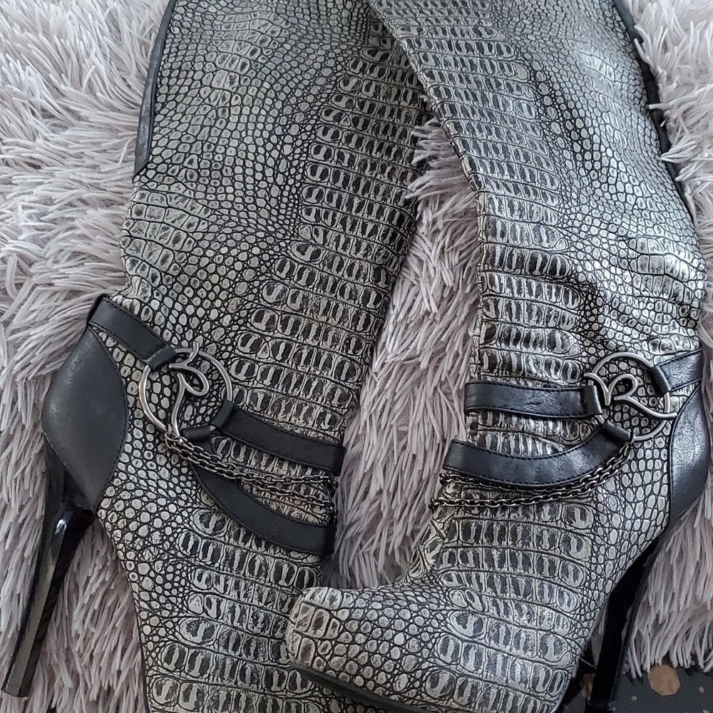 womand heeled boots